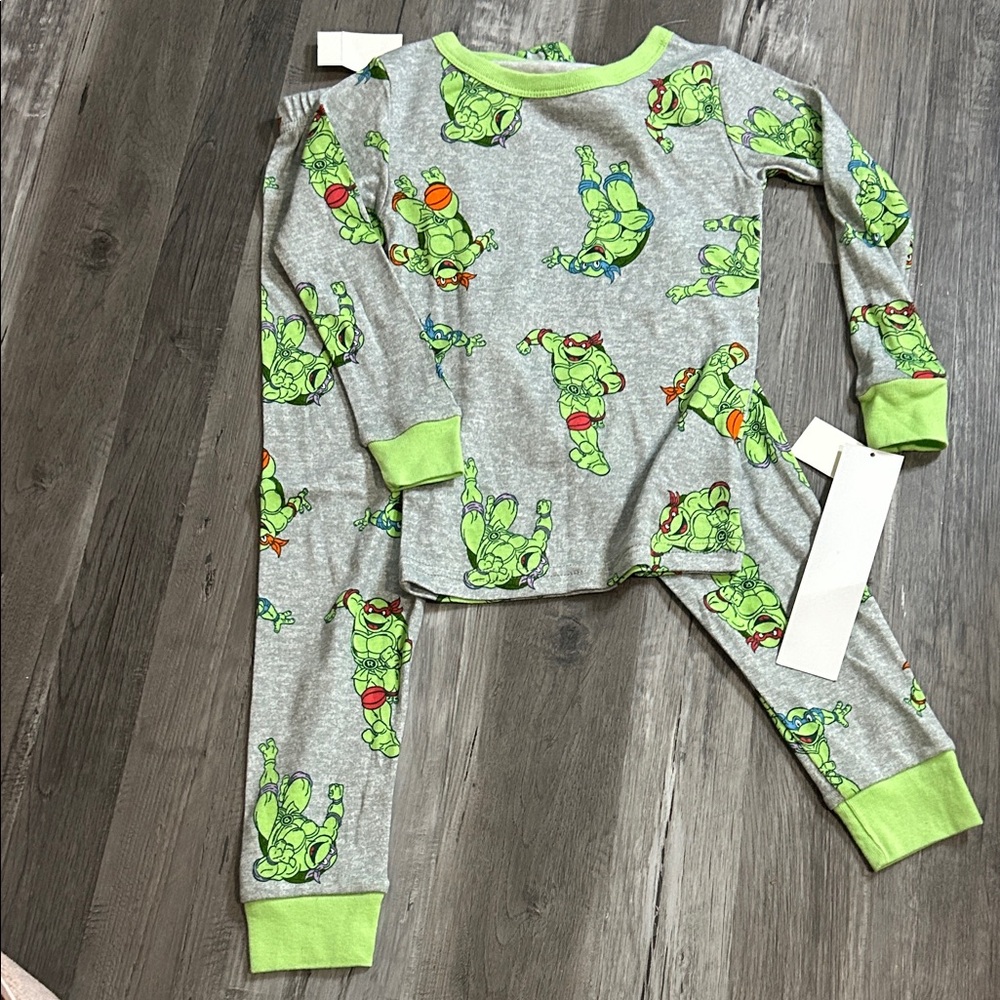 Nickelodeon Gray & Lime Green Teenage Mutant Ninja Turtles Pajama Set